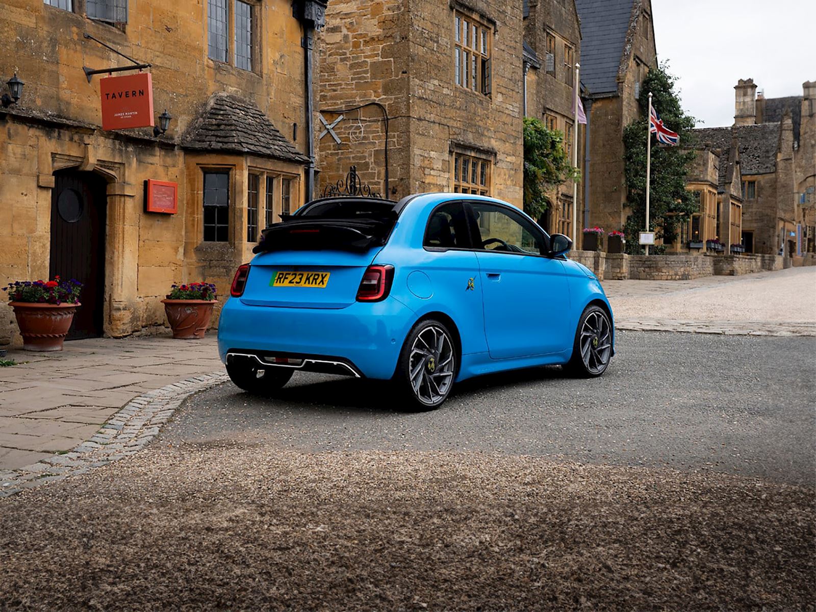Abarth 500 Convertible in blue